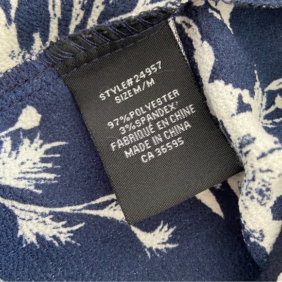 MANDEE NAVY/WHITE FLORAL VNECK TOP/BLOUSE WITH TULIP CAP SLEEVES,MEDIUM - Picture 8 of 12